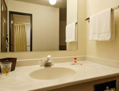 Super 8 Rio Rancho Hotel Room photo